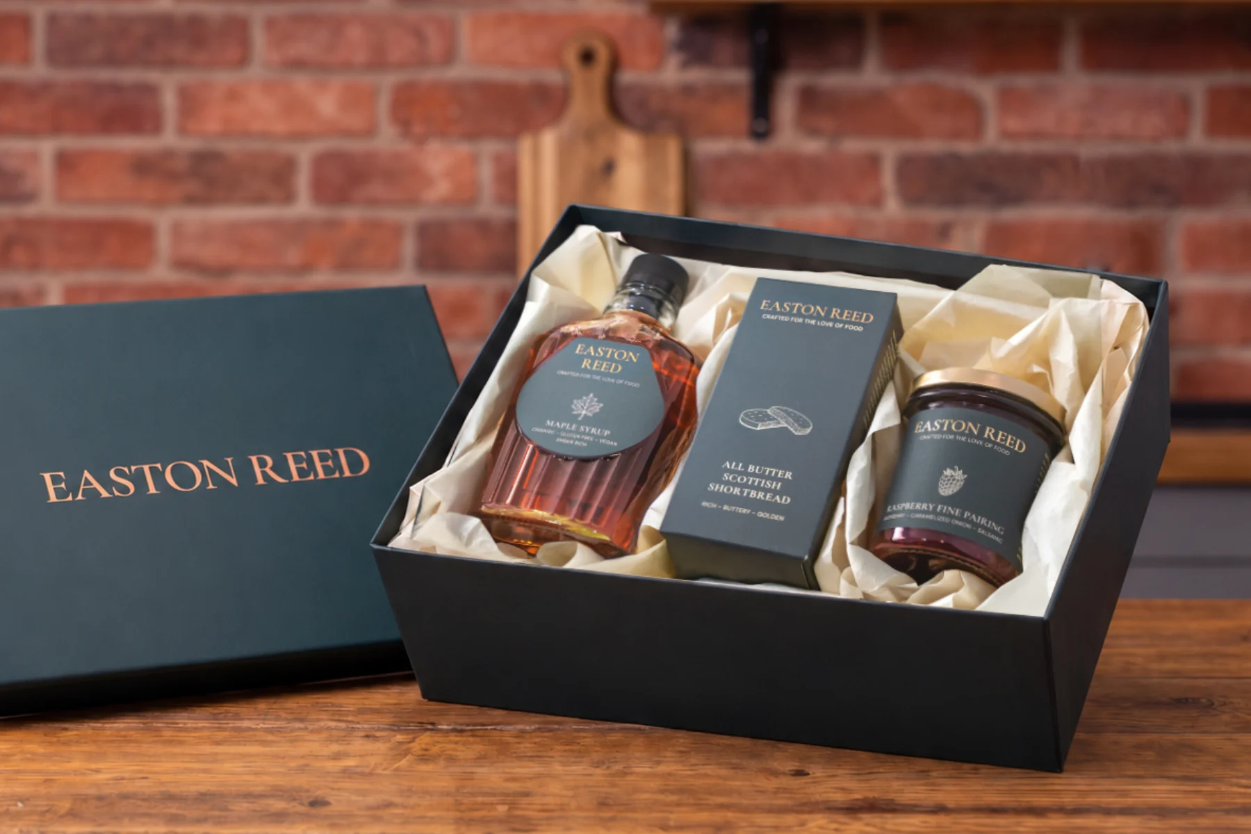 Easton Reed gift box with maple syrup, Scottish shortbread and Raspberry Fine Pairing